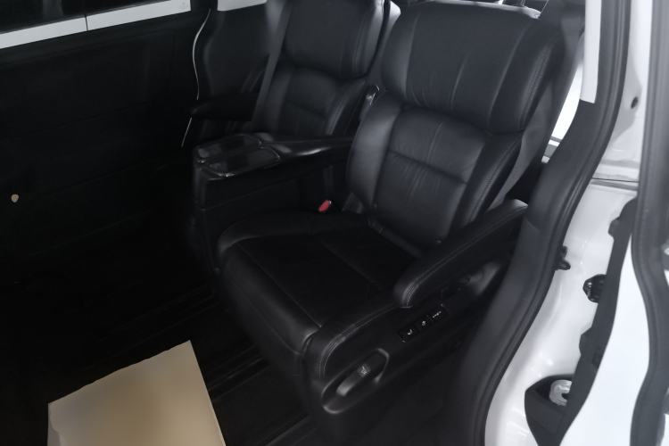 Used Honda Elysion 2016 2.4L Luxury Edition
