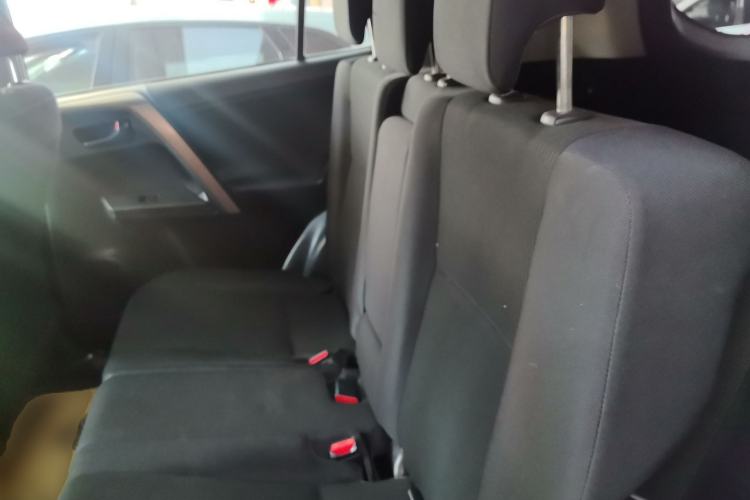 Used Toyota RAV4 2015 2.0L CVT Two-Wheel Drive Fashion Edition
