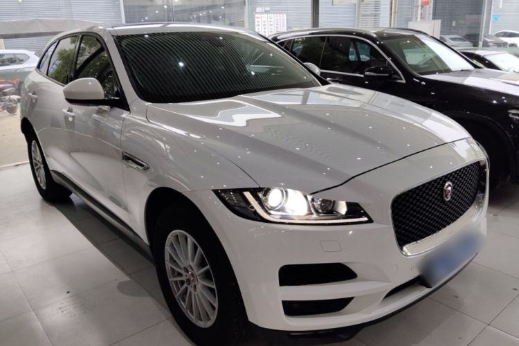 Used Jaguar F-PACE 2018 2.0T Four-Wheel Drive Urban Luxury Edition Front Right 45 Deg
