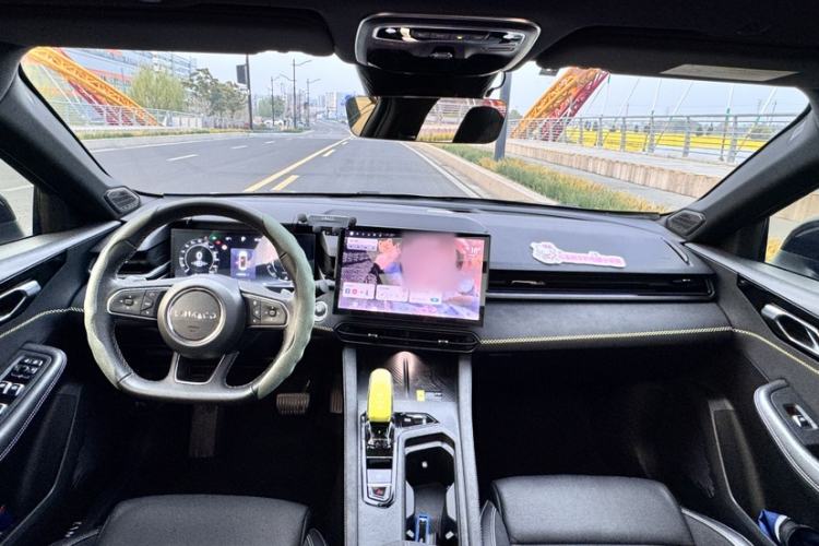 Used Lynk & Co 03 2023 1.5TD DCT JingPro Interior 3