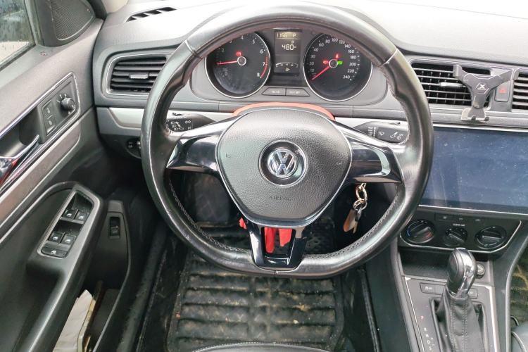 Used Volkswagen Lavida 2015 1.6L Automatic Comfort Edition