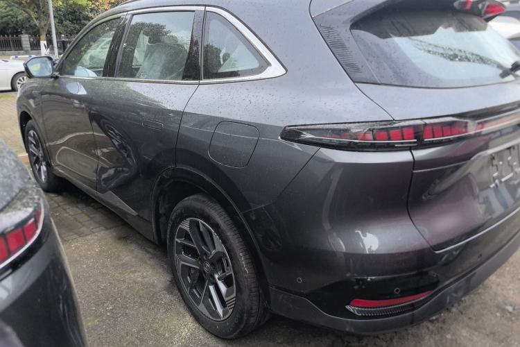 Used CHANGAN CS75 PLUS 2025 4th Generation 1.5T New Blue Whale Smart Flagship Version
