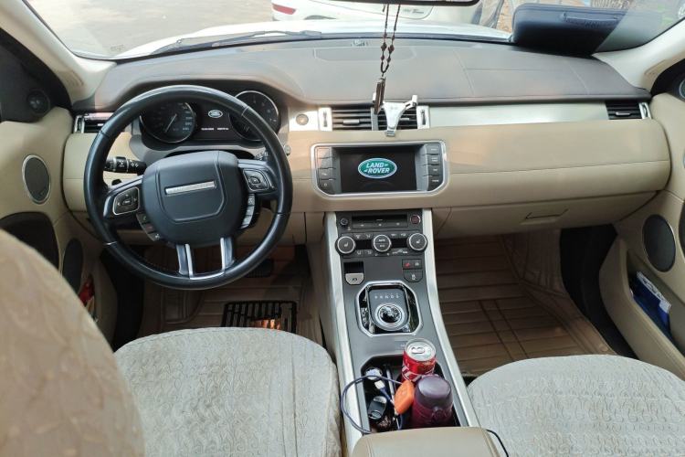 Used Land Rover Range Evoque 2014 2.0T 5-Door Luxury Edition Center Console