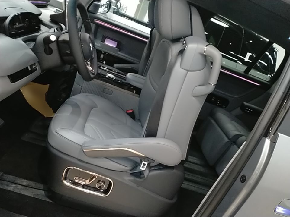 Zeekr MIX 2025 Intelligent Driving Version — снимка 17