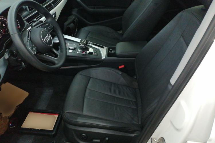 Used Audi A4L 2019 40 TFSI Fashion Edition China VI Emission Standard