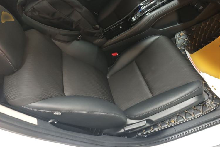 Used Honda Vezel 2020 1.5L CVT Pioneer Edition Right Front Seat