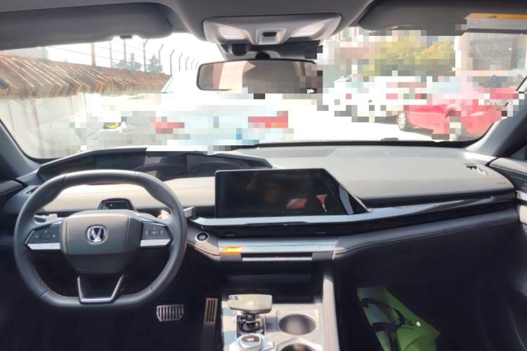 Used CHANGAN UNI-V 2022 1.5T Sport Edition Center Console