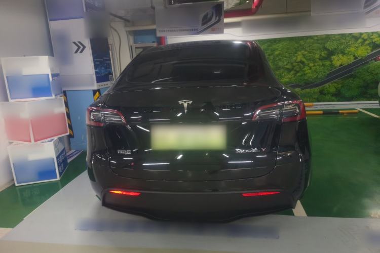 Used Tesla Model Y 2023 Long-Range All-Wheel-Drive Version
