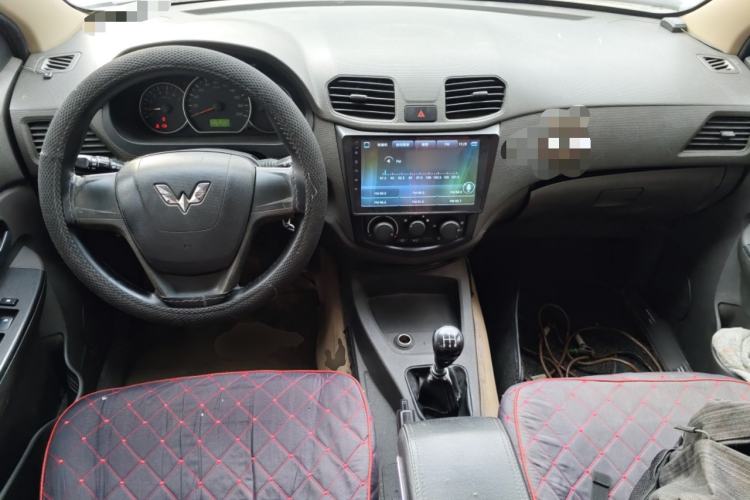 Used Wuling Hongguang 2014 1.2L Standard Model China IV
