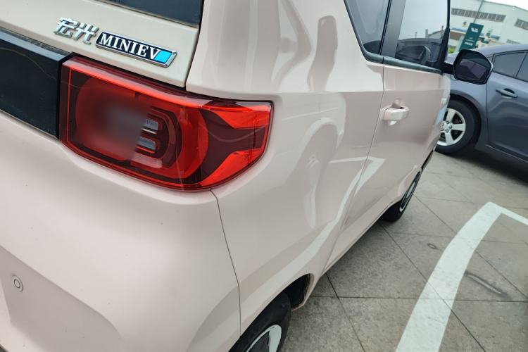 Used Wuling Hongguang MINIEV 2021 Macaron Fashion Model Lithium Iron Phosphate Right Rear Taillight
