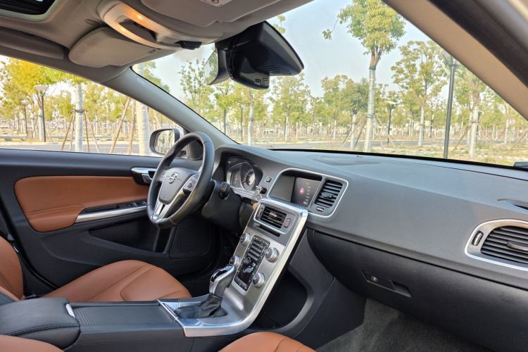 Used Volvo S60 2018 S60L T3 Smart Progress Edition
