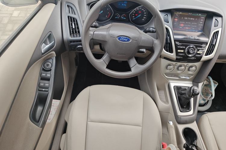 Used Ford Focus 2012 Sedan 1.6L Manual Comfort Model
