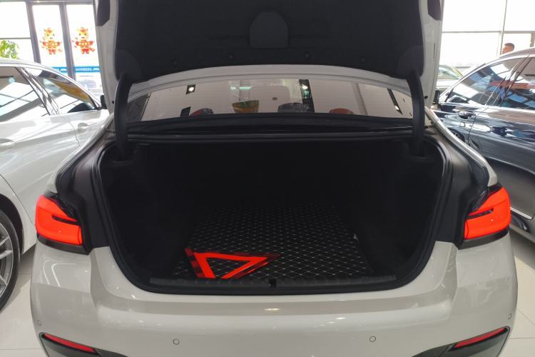 Used BMW 5 Series 2022 Restyled 530Li Leading Edition M Sport Package
