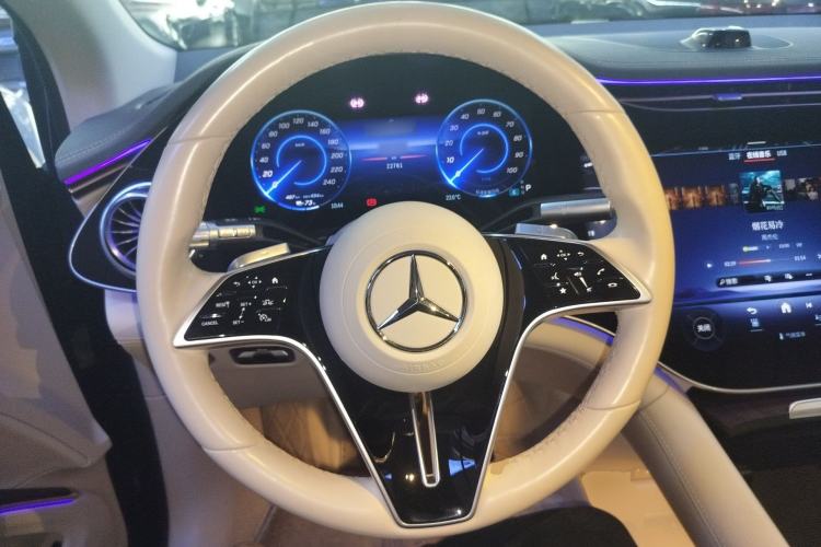 Used Mercedes-Benz EQS SUV 2023 450 4MATIC Pioneer Edition Steering Wheel