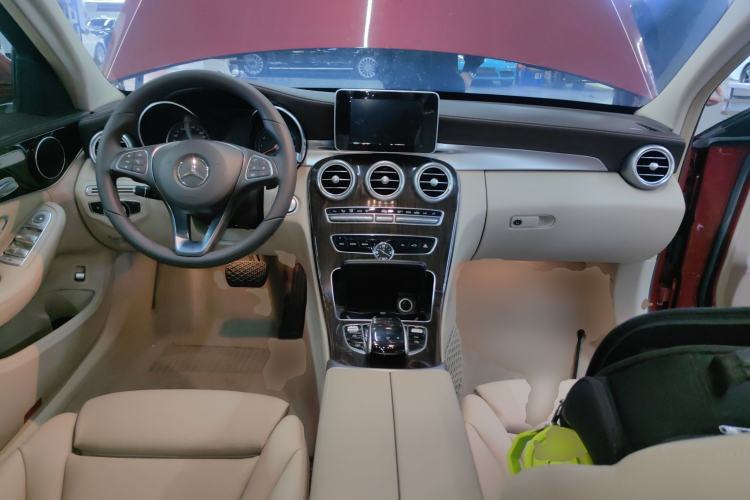 Used Mercedes-Benz C-Class 2015 C 200 L
