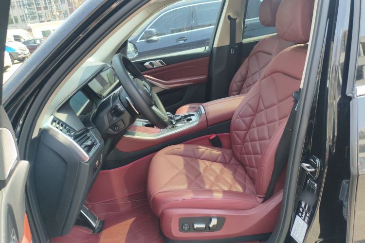 Used BMW X5 2022 Restyled xDrive 30Li Luxury Version M Sport Package Left Front Seat