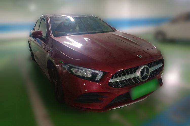 Used Mercedes-Benz A-Class 2022 Revised Version A 200 L Sport Sedan Fashionable Style Front Right 45 Deg