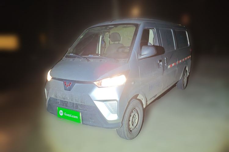 Used Wuling EV50 2021 Van Logistics Vehicle Lishen 41.6kWh Tongyu Electric Control System
