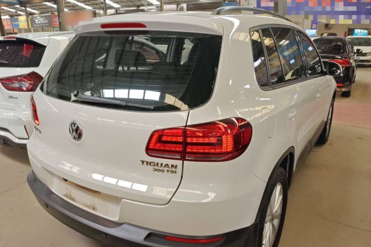 Used Volkswagen Tiguan 2015 1.8TSI Automatic Two-Wheel Drive Comfort Edition Rear Right 45 Deg