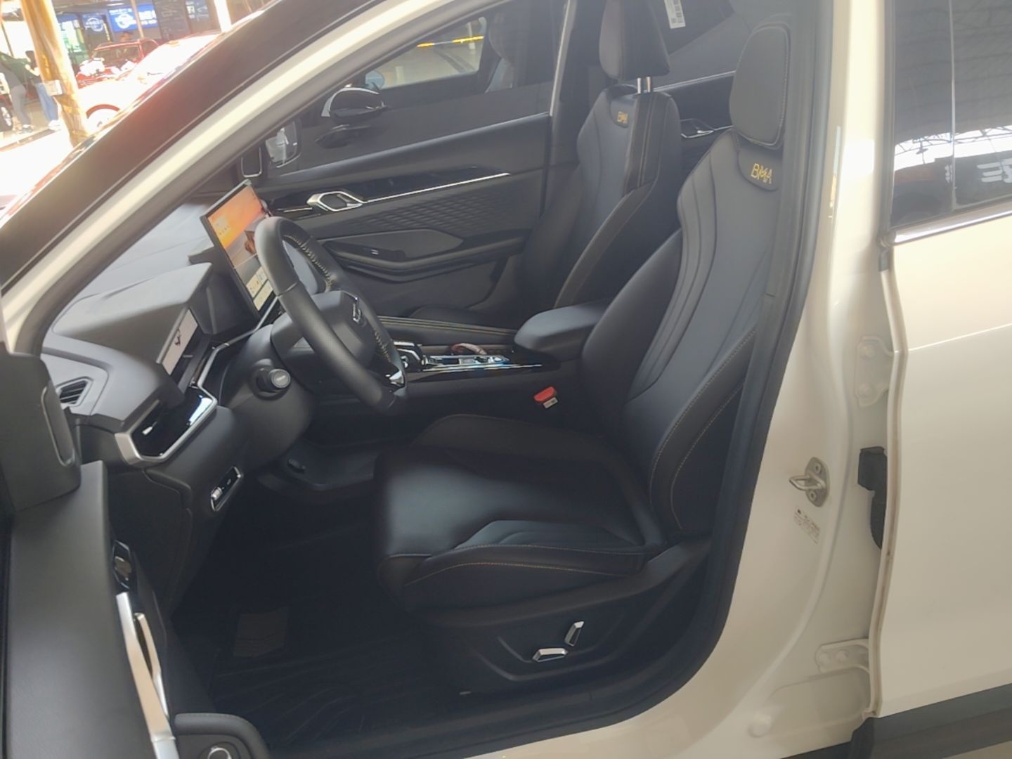 Geely Auto Coolray 2025 Bin Yue L 1.5T DCT Starlight Edition — снимка 17