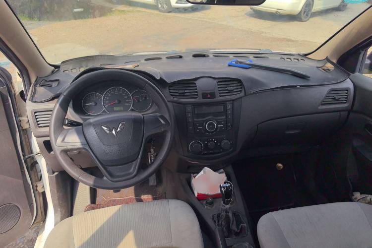 Used Wuling Hongguang 2015 1.2L S Base Model China IV
