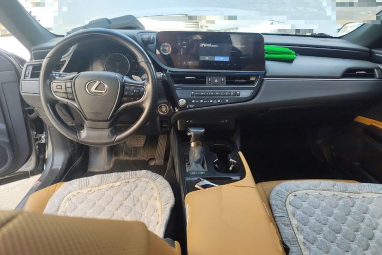 Used Lexus ES 2022 200 Excellence Edition
