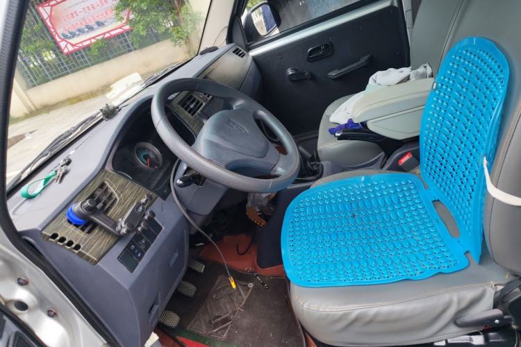 Used Jinbei Hiace X30 2023 1.5L Super-Comfortable Passenger Van 5/6/7-Seater Non-Air-Conditioned Version Model SWC15M Left Front Seat