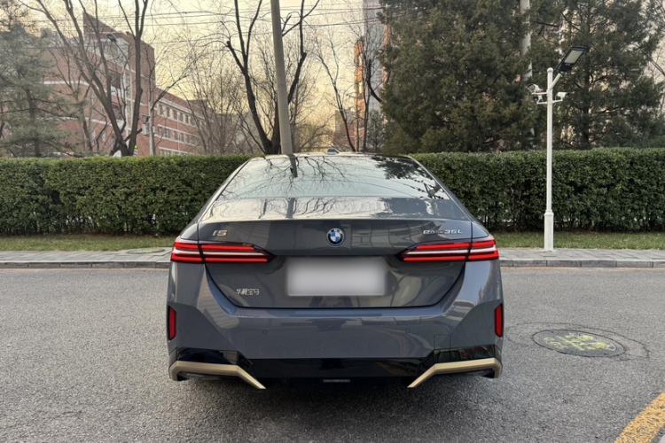 Used BMW i5 2024 eDrive 35L M Sport Package
