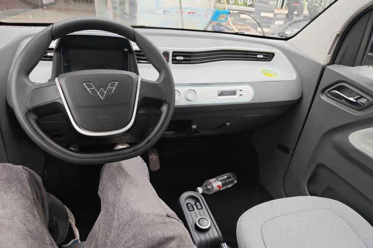 Used Wuling Hongguang MINIEV 2021 Macaron Premium Model – Lithium Iron Phosphate Center Console