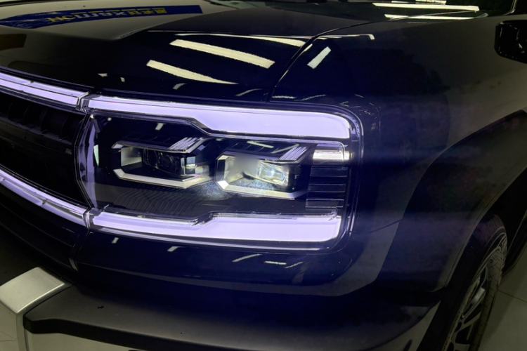 Used Formula Leopard Leopard 5 2023 Explore Edition