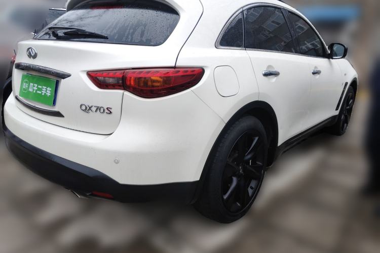 Used Infiniti QX70 2015 3.7L Shadow Edition Rear Right 45 Deg