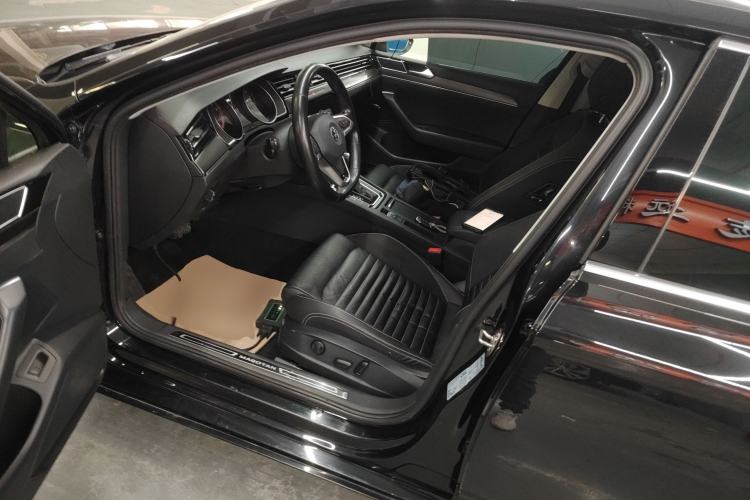 Used Volkswagen Magotan 2020 330TSI DSG Leading Model
