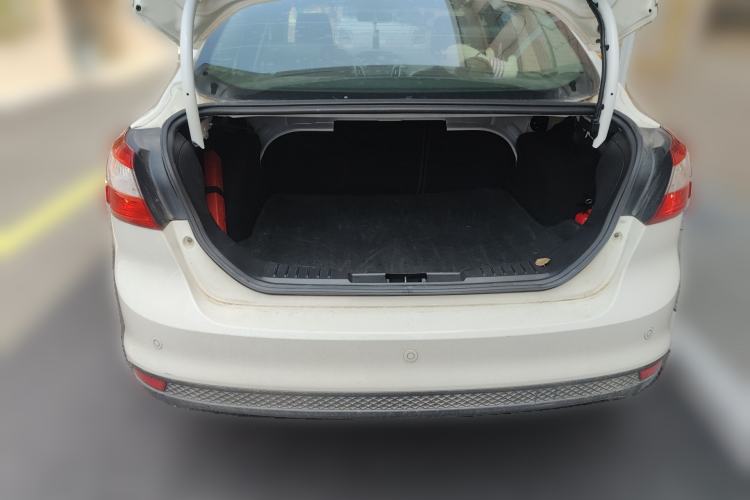 Used Ford Focus 2012 Sedan 1.6L Automatic Fashion Edition