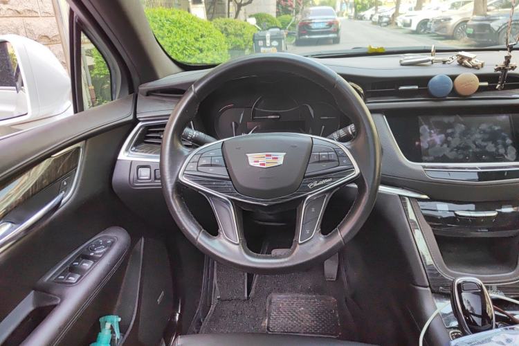 Used Cadillac XT5 2018 28E Four-Wheel Drive Tech Version