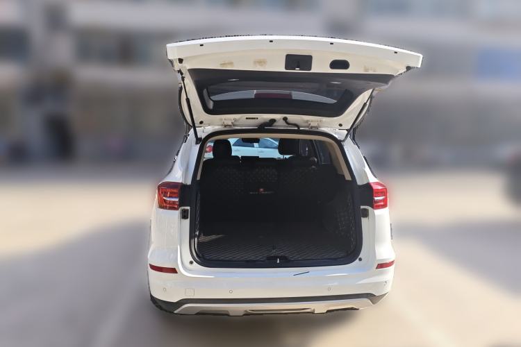 Used BYD Song 2021 Classic Edition 1.5T Manual Luxury Model Trunk