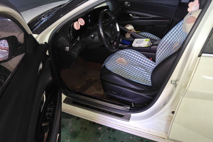 Used Hyundai Elantra 2021 1.5L CVT LUX Prestige Edition