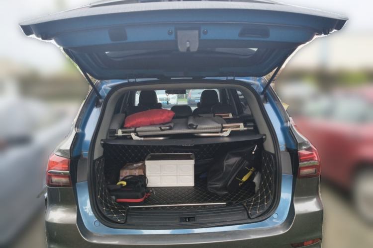 Used Roewe RX5 2016 20T Two-Wheel Drive Automatic Internet Smart Edition Trunk