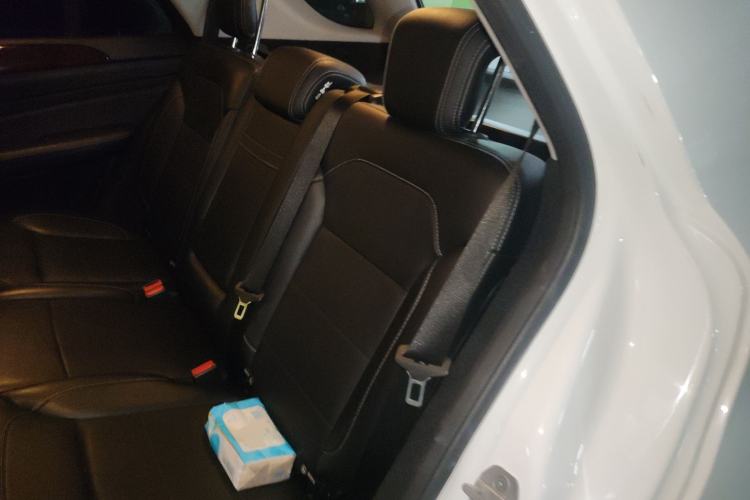 Used Mercedes-Benz M-Class 2014 ML 400 4MATIC Dynamic Model
