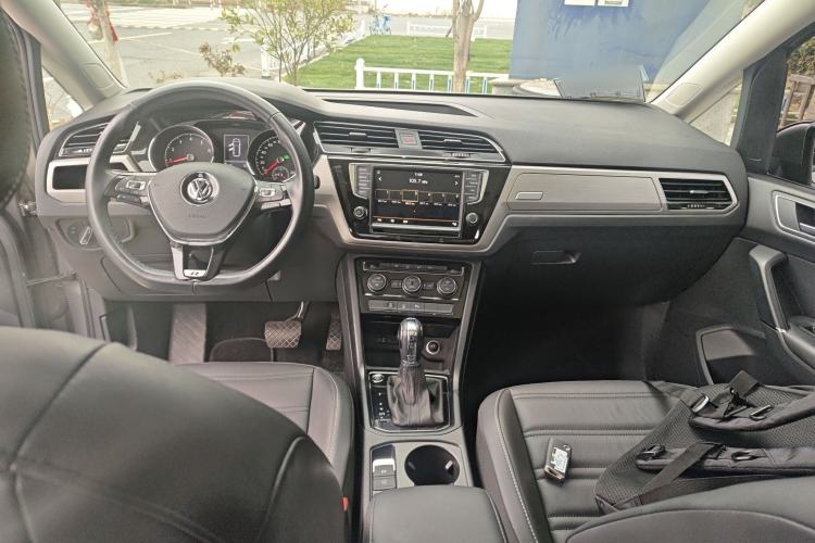 Used Volkswagen Touran 2018 Volkswagen Touran L 280TSI DSG Comfort Edition 7-seater