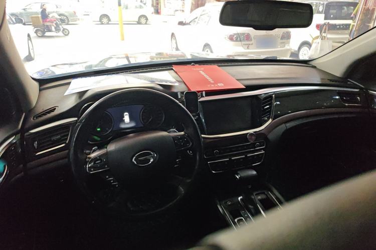 Used GAC Trumpchi GS8 2017 320T Two-Wheel Drive Luxury Smart Connectivity Version (7 Seats)
