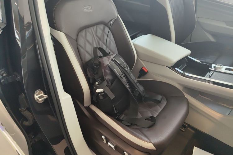 Used Volkswagen Tavendor 2023 380TSI Four-Wheel Drive R-Line Cruise Edition Right Front Seat