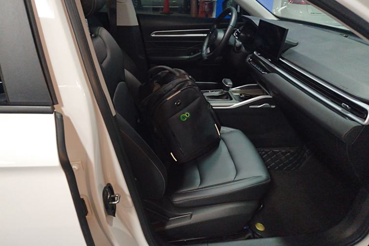 Used Geely Auto Emgrand 2025 4th Generation 1.5L CVT Longteng Edition
