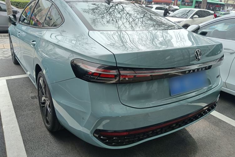 Used Volkswagen Passat 2025 Pro 380TSI Starry Dragon Luxury Edition

