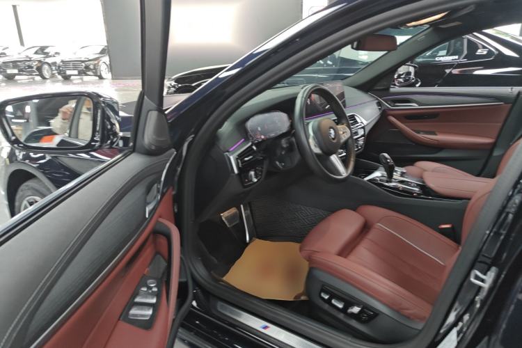 Used BMW 5 Series 2023 530Li Luxury Edition M Sport Package
