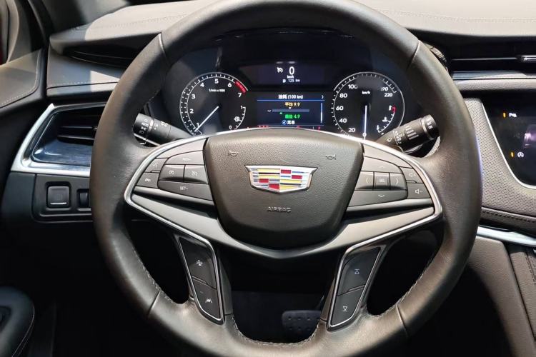 Used Cadillac XT5 2022 2.0T Two-Wheel Drive Luxury Version
