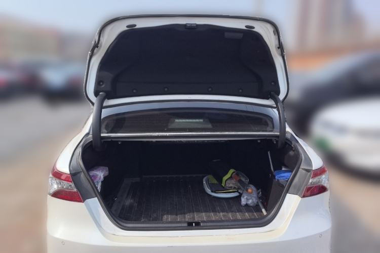 Used Toyota Camry 2019 Dual-Engine 2.5 HG Luxury Edition China VI Standard
