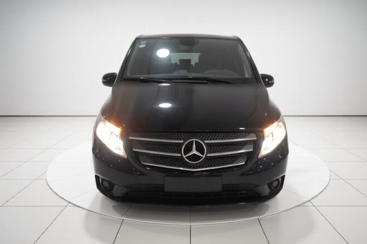 Used Mercedes-Benz Vito 2018 2.0T Elite Version 7 Seats China VI Emission Standard
