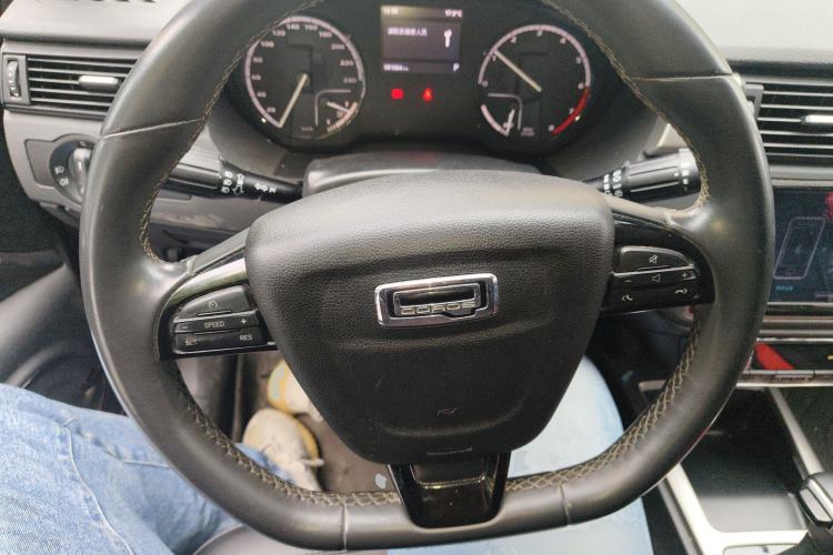 Used Qoros 3 2017 Urban SUV 1.6T Automatic Zhiyue Model Steering Wheel