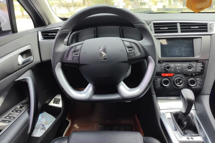 Used DS 6 2016 1.6T Luxury Edition THP160