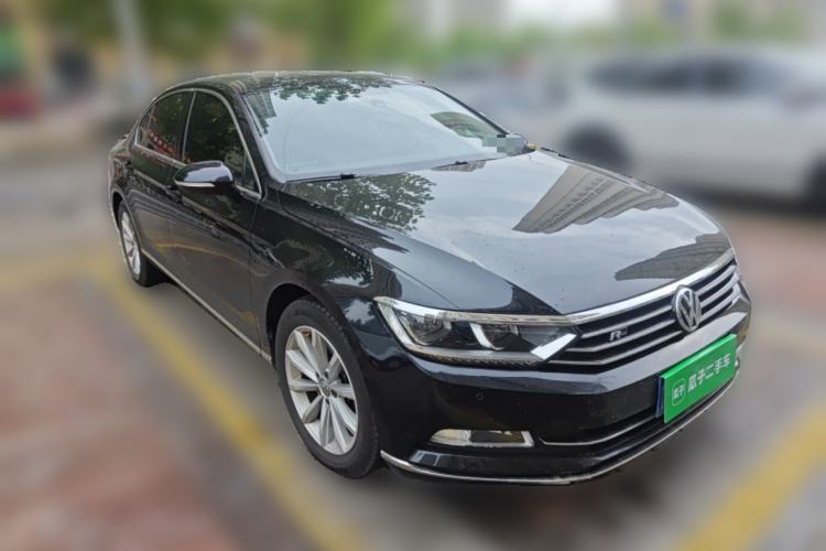 Used Volkswagen Magotan 2019 330TSI DSG Leading Model China VI Standard Front Right 45 Deg